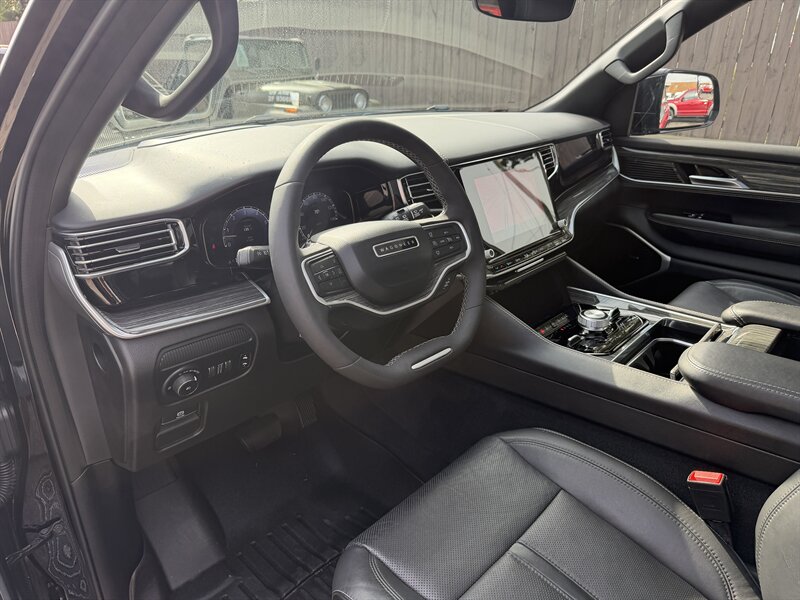 2022 Jeep Wagoneer Series III photo 22