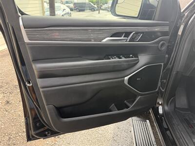 2022 Jeep Wagoneer Series III - Photo 16 - Nashville, TN 37210