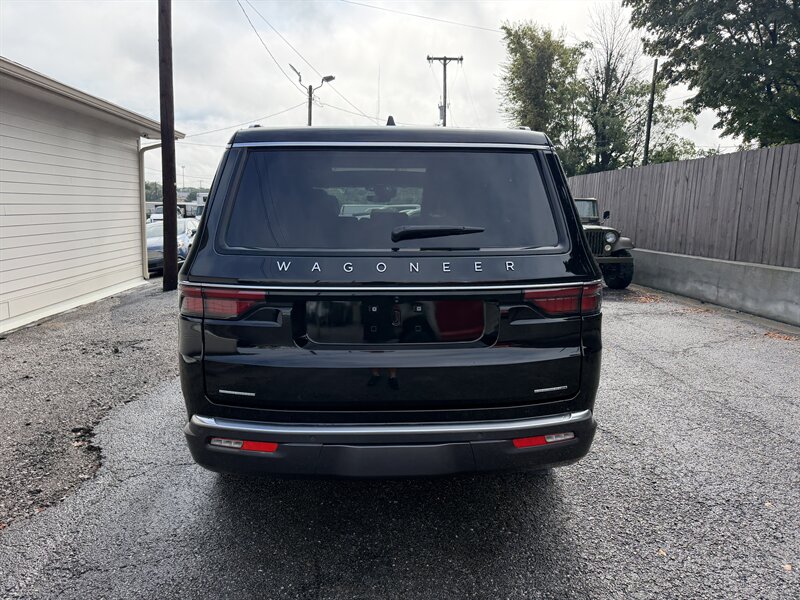2022 Jeep Wagoneer Series III photo 8