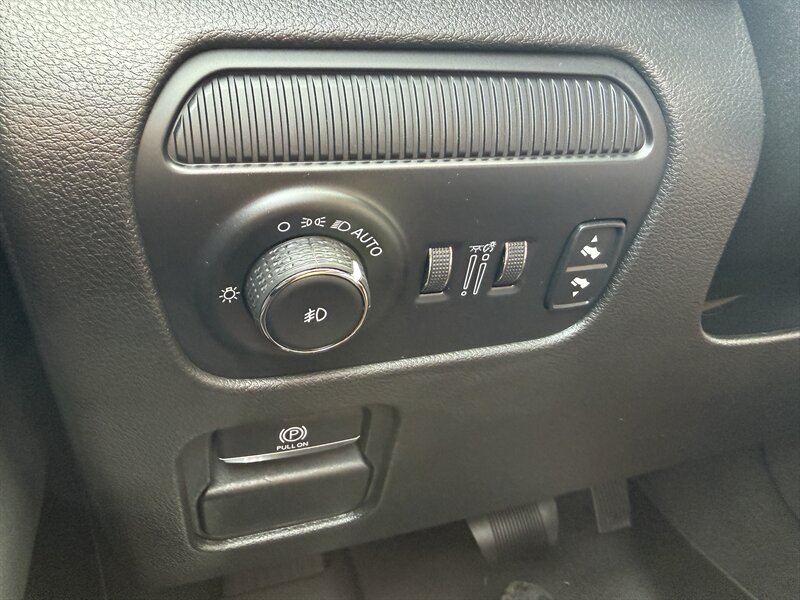 2022 Jeep Wagoneer Series III photo 35