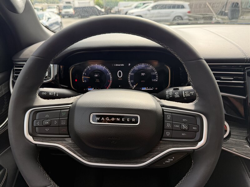 2022 Jeep Wagoneer Series III photo 37