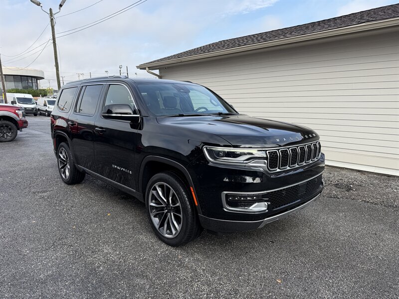 2022 Jeep Wagoneer Series III photo 2