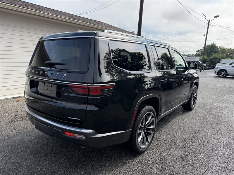 2022 Jeep Wagoneer Series III photo 9