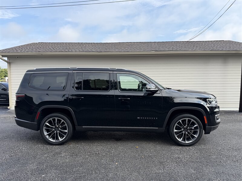 2022 Jeep Wagoneer Series III  