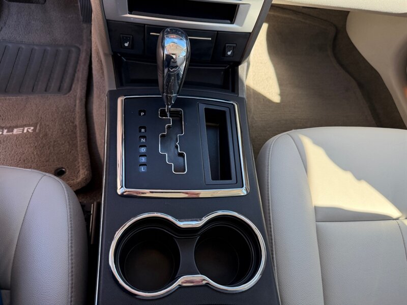 2009 Chrysler 300 Touring - Photo 33 - Nashville, TN 37210