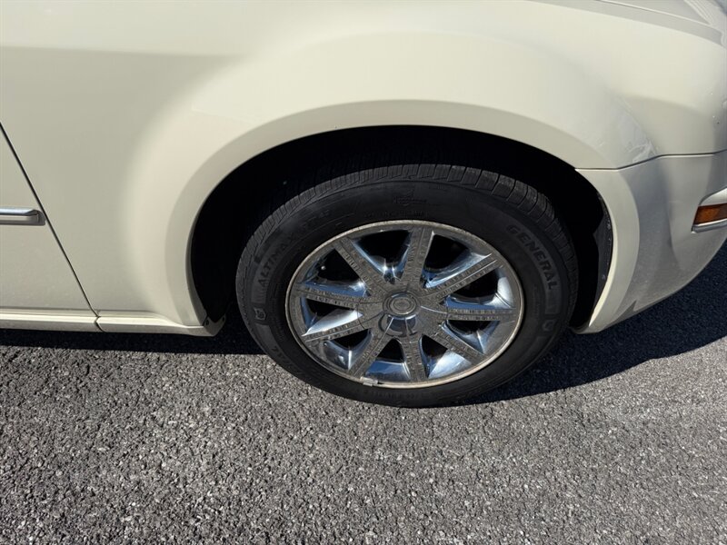 2009 Chrysler 300 Touring - Photo 13 - Nashville, TN 37210