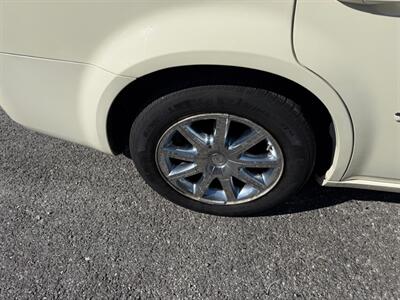 2009 Chrysler 300 Touring - Photo 12 - Nashville, TN 37210