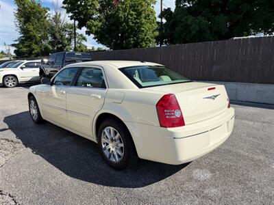 2009 Chrysler 300 Touring - Photo 9 - Nashville, TN 37210