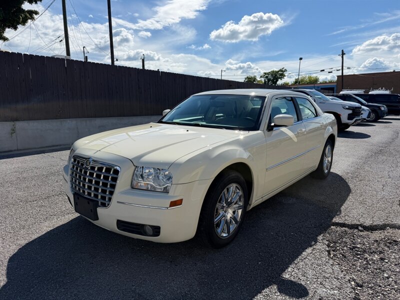 2009 Chrysler 300 Touring - Photo 6 - Nashville, TN 37210