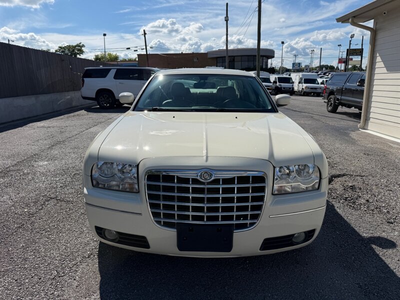 2009 Chrysler 300 Touring - Photo 5 - Nashville, TN 37210