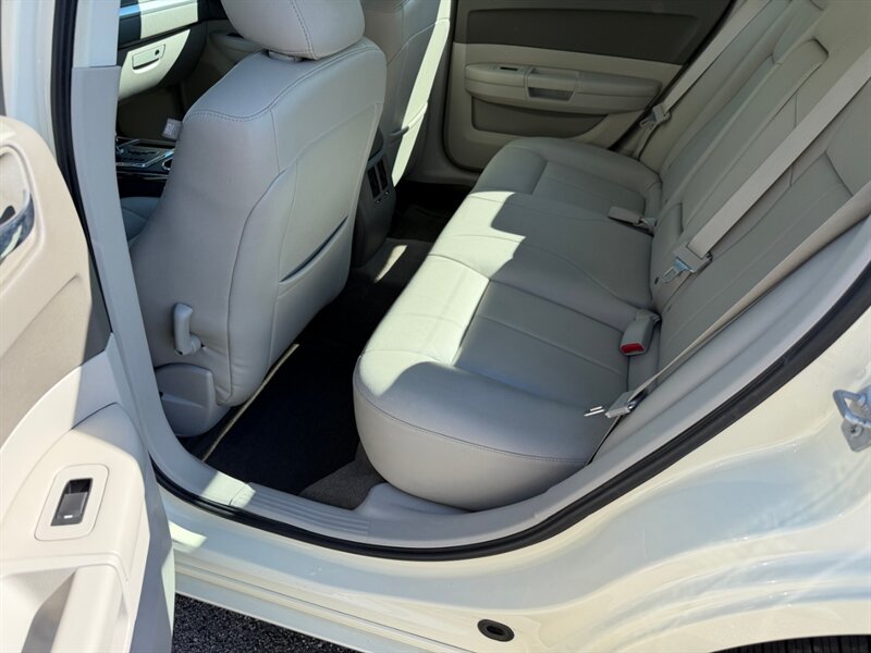 2009 Chrysler 300 Touring - Photo 23 - Nashville, TN 37210