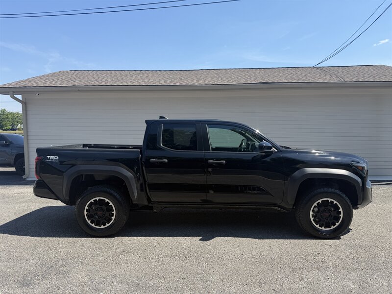 2024 Toyota Tacoma TRD Off-Road  