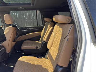 2023 Cadillac Escalade ESV Premium Luxury   - Photo 27 - Nashville, TN 37210