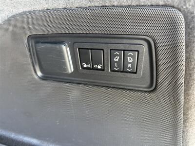 2023 Cadillac Escalade ESV Premium Luxury   - Photo 32 - Nashville, TN 37210