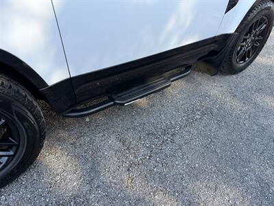 2023 Land Rover Defender 90 X-Dynamic SE   - Photo 10 - Nashville, TN 37210