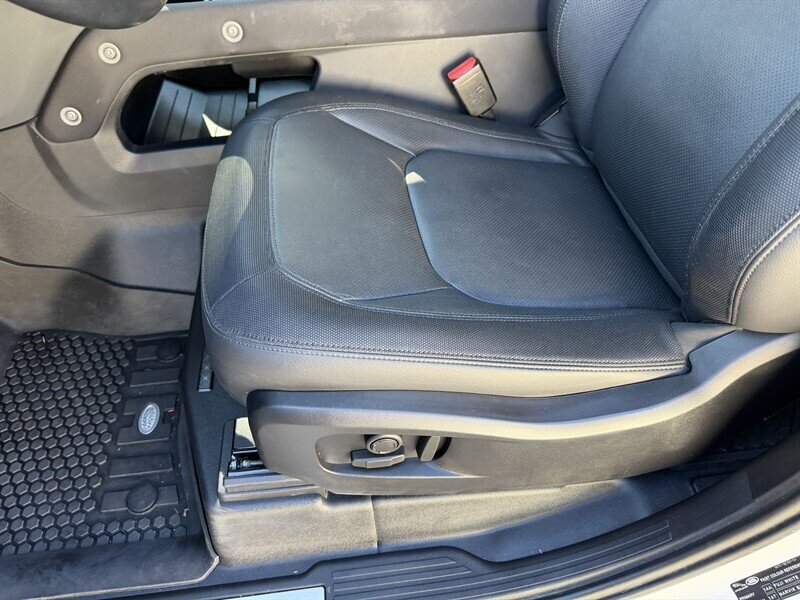 2023 Land Rover Defender 90 X-Dynamic SE   - Photo 19 - Nashville, TN 37210