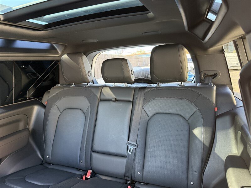 2023 Land Rover Defender 90 X-Dynamic SE   - Photo 26 - Nashville, TN 37210