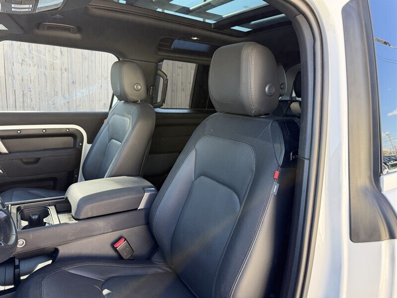 2023 Land Rover Defender 90 X-Dynamic SE   - Photo 21 - Nashville, TN 37210