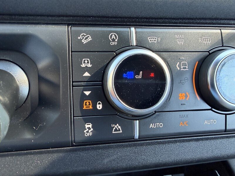 2023 Land Rover Defender 90 X-Dynamic SE   - Photo 37 - Nashville, TN 37210