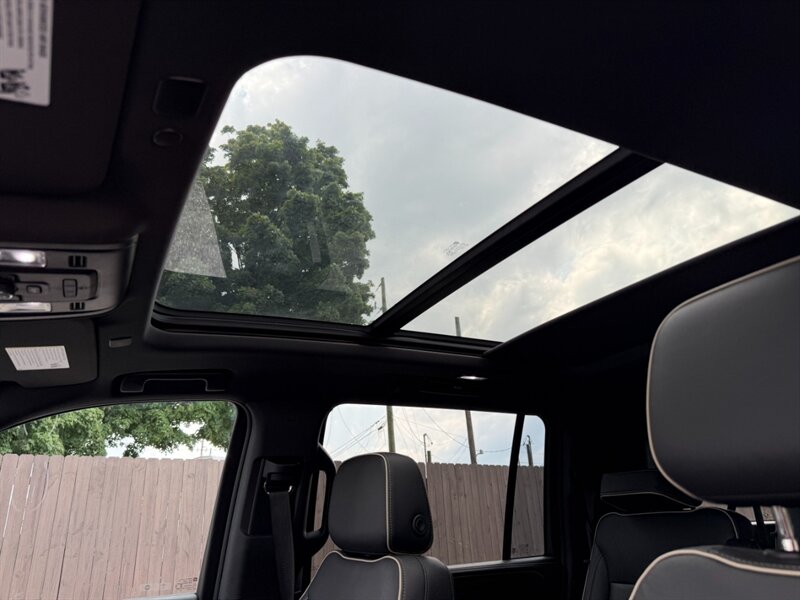 2022 Chevrolet Suburban Premier - Photo 23 - Nashville, TN 37210