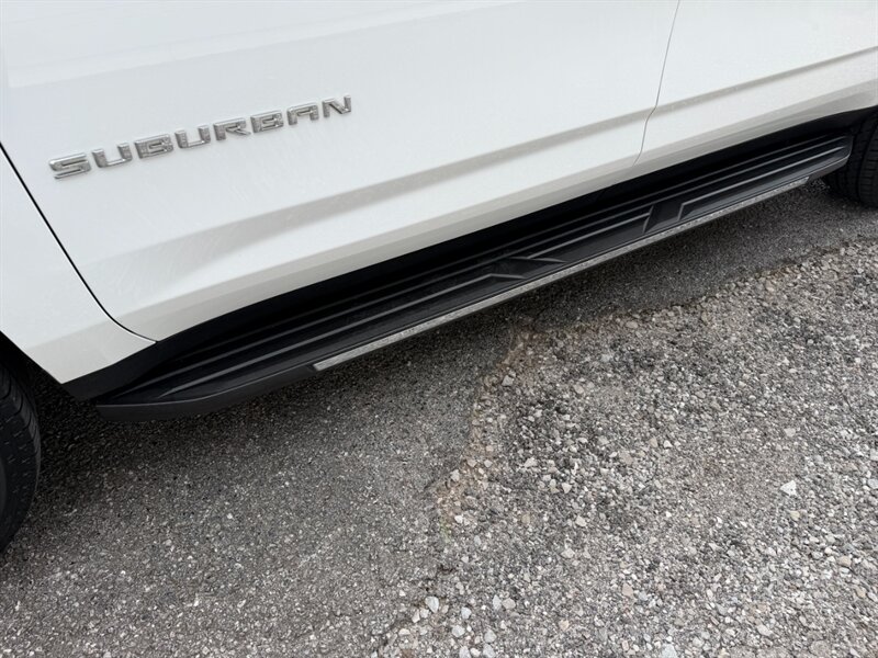 2022 Chevrolet Suburban Premier - Photo 14 - Nashville, TN 37210