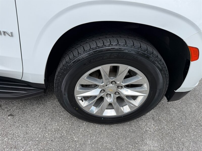 2022 Chevrolet Suburban Premier - Photo 12 - Nashville, TN 37210