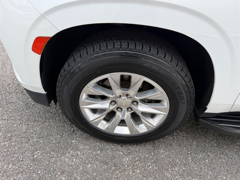 2022 Chevrolet Suburban Premier - Photo 13 - Nashville, TN 37210