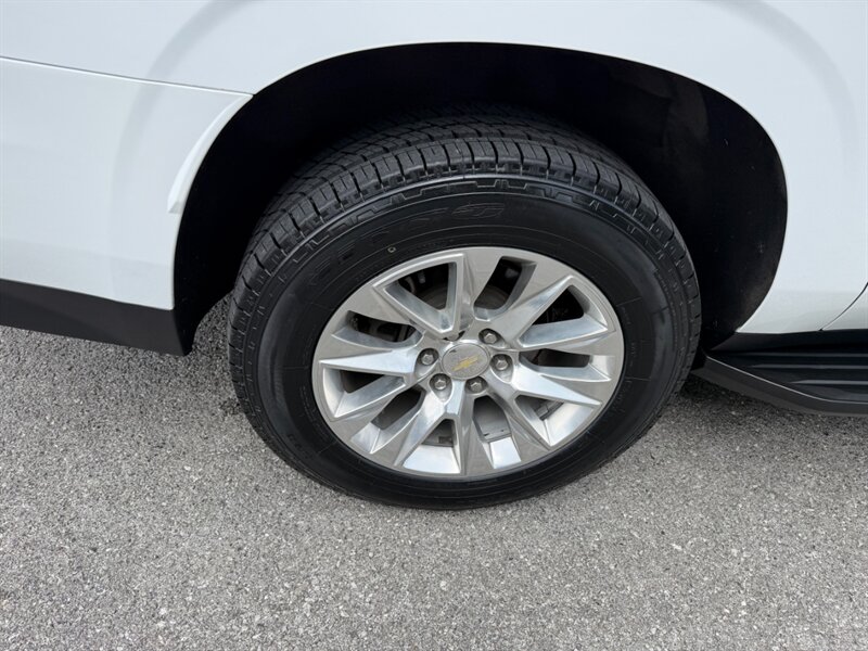 2022 Chevrolet Suburban Premier - Photo 10 - Nashville, TN 37210