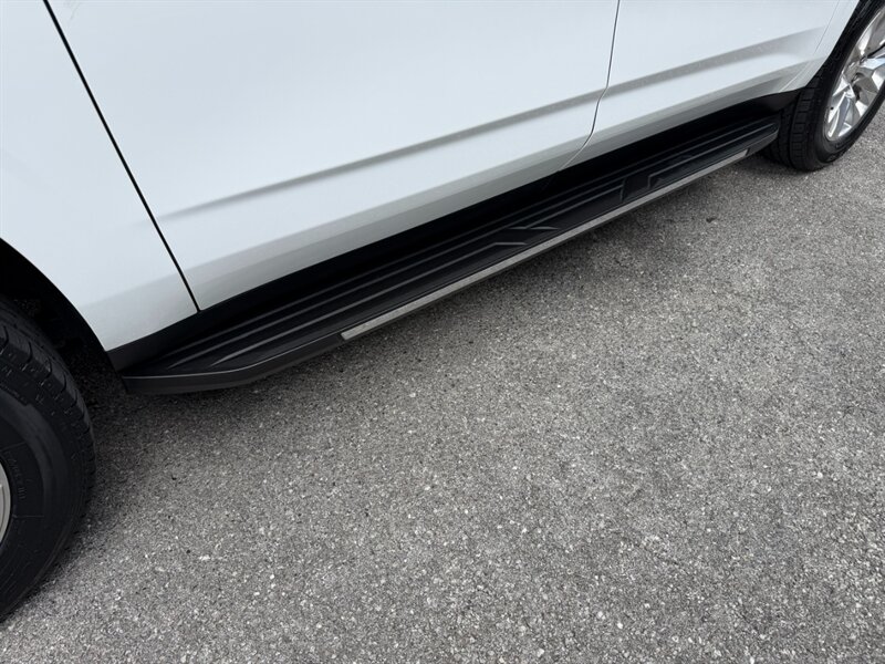 2022 Chevrolet Suburban Premier - Photo 11 - Nashville, TN 37210