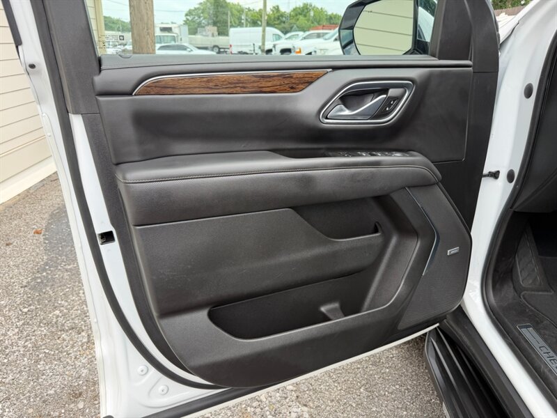 2022 Chevrolet Suburban Premier - Photo 16 - Nashville, TN 37210