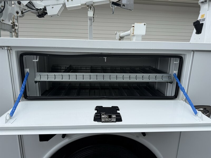 2021 Ford F-550 Super Duty XL ALTEC BUCKET TRUCK - Photo 33 - Nashville, TN 37210