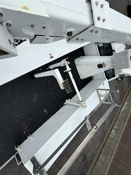 2021 Ford F-550 Super Duty XL ALTEC BUCKET TRUCK - Photo 53 - Nashville, TN 37210