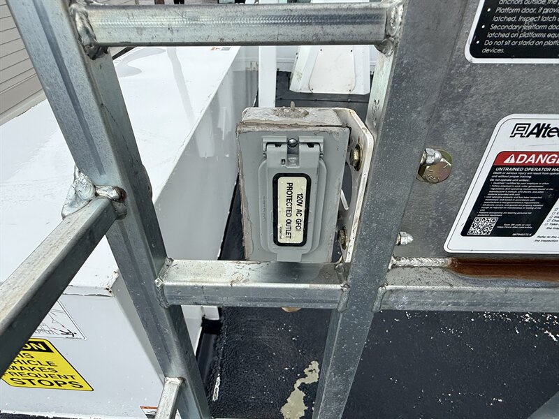 2021 Ford F-550 Super Duty XL ALTEC BUCKET TRUCK - Photo 60 - Nashville, TN 37210