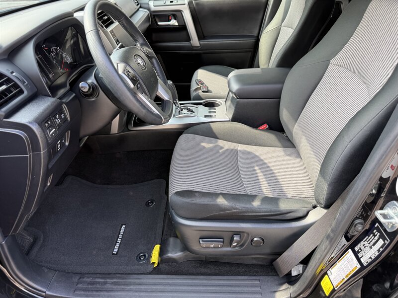 2023 Toyota 4Runner SR5 photo 7