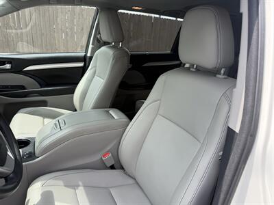 2017 Toyota Highlander XLE   - Photo 22 - Nashville, TN 37210