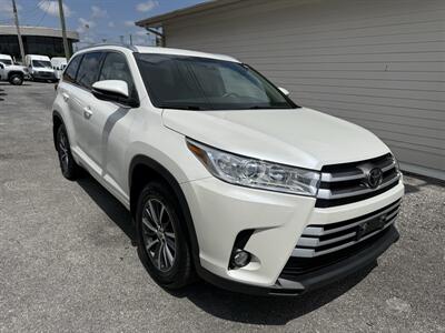 2017 Toyota Highlander XLE   - Photo 2 - Nashville, TN 37210