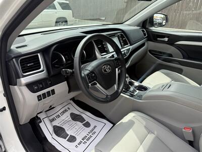 2017 Toyota Highlander XLE   - Photo 20 - Nashville, TN 37210