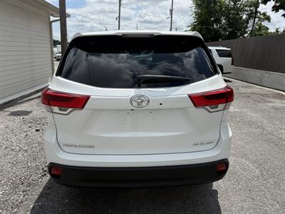 2017 Toyota Highlander XLE   - Photo 10 - Nashville, TN 37210