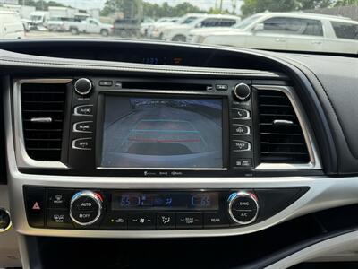 2017 Toyota Highlander XLE   - Photo 17 - Nashville, TN 37210