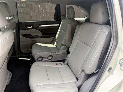 2017 Toyota Highlander XLE   - Photo 13 - Nashville, TN 37210