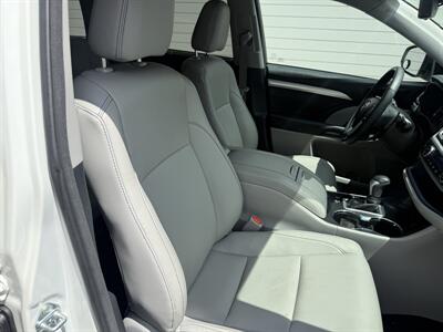 2017 Toyota Highlander XLE   - Photo 4 - Nashville, TN 37210