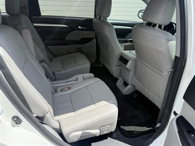 2017 Toyota Highlander XLE   - Photo 7 - Nashville, TN 37210