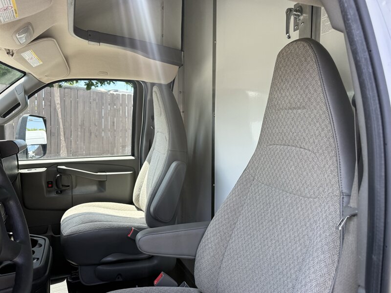 2023 GMC Savana 3500 - Photo 22 - Nashville, TN 37210