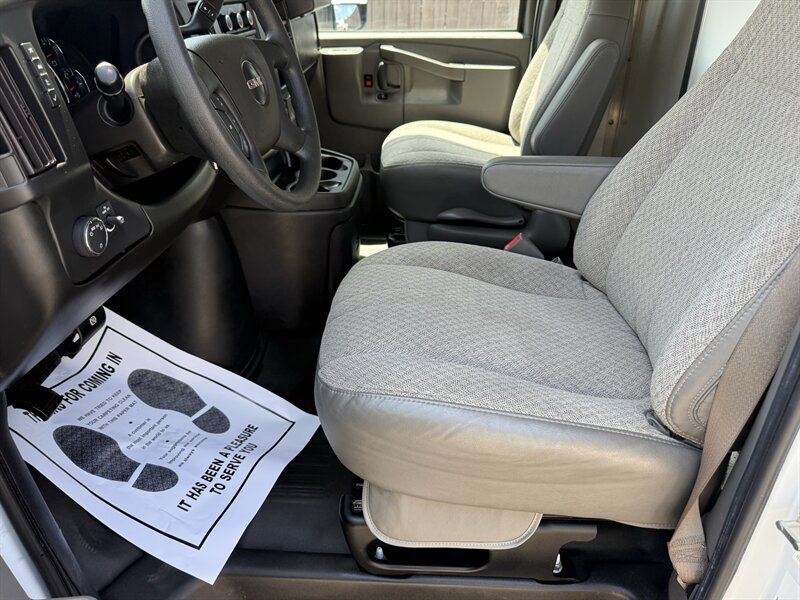 2023 GMC Savana 3500 - Photo 23 - Nashville, TN 37210