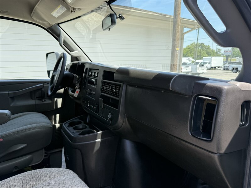 2023 GMC Savana 3500 - Photo 10 - Nashville, TN 37210