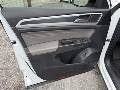2023 Volkswagen Atlas Cross Sport V6 SEL R-Line Black 4Motion   - Photo 16 - Nashville, TN 37210