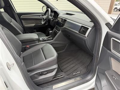 2023 Volkswagen Atlas Cross Sport V6 SEL R-Line Black 4Motion   - Photo 28 - Nashville, TN 37210