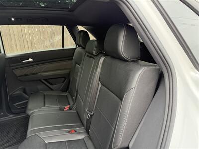 2023 Volkswagen Atlas Cross Sport V6 SEL R-Line Black 4Motion   - Photo 24 - Nashville, TN 37210