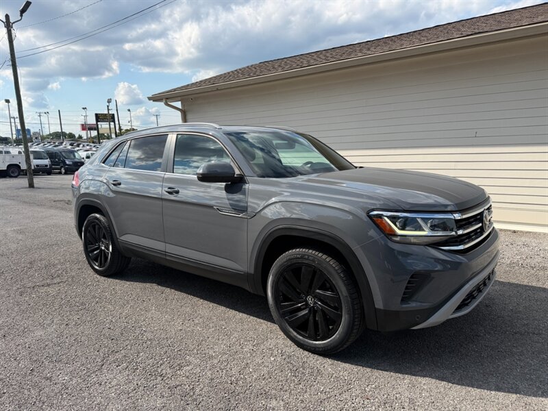 2022 Volkswagen Atlas Cross Sport V6 SE 4Motion - Photo 2 - Nashville, TN 37210