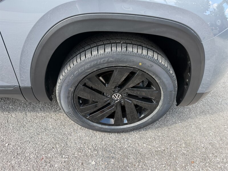 2022 Volkswagen Atlas Cross Sport V6 SE 4Motion - Photo 12 - Nashville, TN 37210